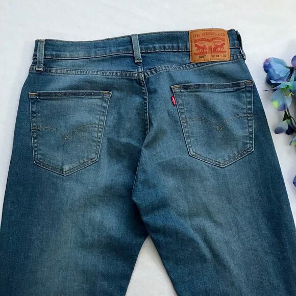 Levi's NWOT 505 Medium Wash Straight Jeans Men 32 x 32 - Picture 6 of 9
